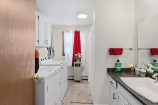 357 Gray St, Manchester, NH 03103 - Photo 49