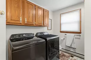 357 Gray St, Manchester, NH 03103 - Photo 27