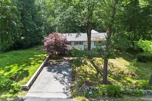 135 Musquash Rd, Hudson, NH 03051 - Photo 3