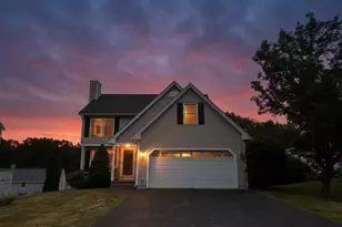 199 Heathrow Ave, Manchester, NH 03104 - Photo 1