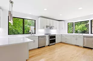 365 Kearney Cir, Manchester, NH 03104 - Photo 5