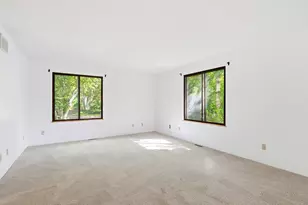 365 Kearney Cir, Manchester, NH 03104 - Photo 17