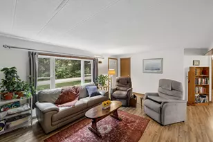 46 Edgewood Dr, Hopkinton, NH 03229 - Photo 7
