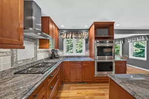 23 Merrymeeting Dr, Merrimack, NH 03054 - Photo 9