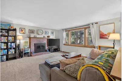 21 Hazel Avenue, Nashua, NH 03062 - Photo 5