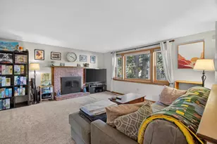 21 Hazel Ave, Nashua, NH 03062 - Photo 5