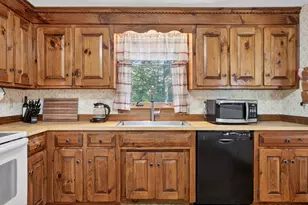 21 Hazel Ave, Nashua, NH 03062 - Photo 15