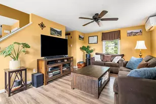 4 Squamscott Ave, Derry, NH 03038 - Photo 7