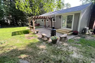 196 Tanglewood Dr, Henniker, NH 03242 - Photo 9