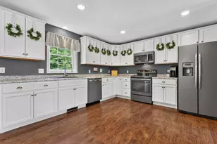 62 Cobblestone Dr, Epsom, NH 03234 - Photo 15