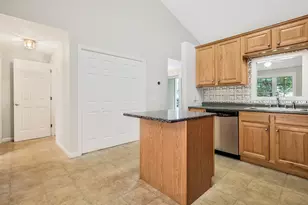 35 Forrest St, Hampstead, NH 03826 - Photo 7