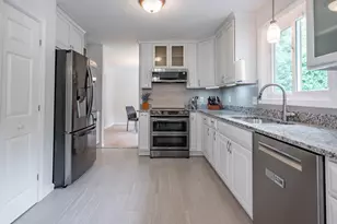 3 Drake Ln, Merrimack, NH 03054 - Photo 5
