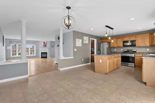 8 Canterberry Ct, Hudson, NH 03051 - Photo 13