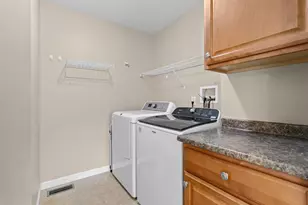 8 Canterberry Ct, Hudson, NH 03051 - Photo 15