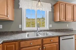 8 Canterberry Ct, Hudson, NH 03051 - Photo 21