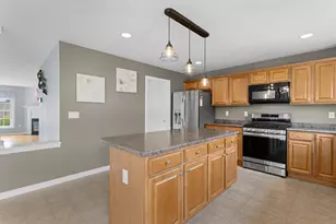 8 Canterberry Ct, Hudson, NH 03051 - Photo 17