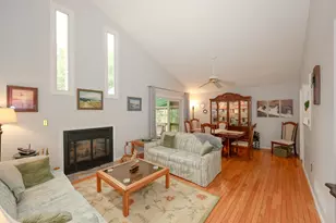 82 Winterwood Dr, Londonderry, NH 03053 - Photo 5