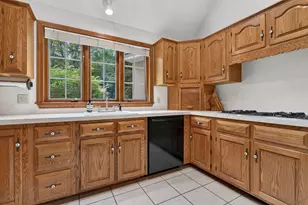 62 Hearthside Cir, Bedford, NH 03110 - Photo 25