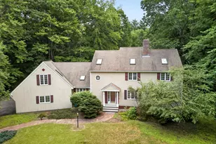 62 Hearthside Cir, Bedford, NH 03110 - Photo 3