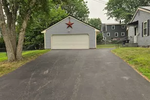 4 Forest Hills Dr, Nashua, NH 03060 - Photo 3