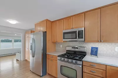 31 N Shore Road, Derry, NH 03038 - Photo 13