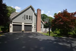 35 Colonel Daniels Dr, Bedford, NH 03110 - Photo 3