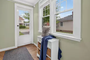 282 Jewett St, Manchester, NH 03103 - Photo 5