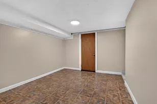 282 Jewett St, Manchester, NH 03103 - Photo 25