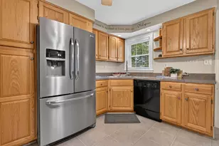 282 Jewett St, Manchester, NH 03103 - Photo 9