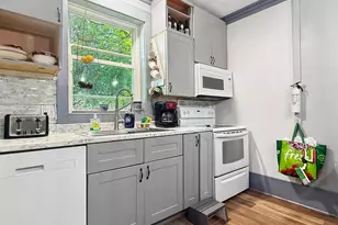 13 Monadnock St, Colebrook, NH 03576 - Photo 3