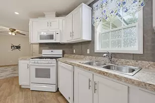83 Boxwood Ln, Raymond, NH 03077 - Photo 13