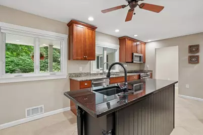 1100 Chestnut Street, Manchester, NH 03104 - Photo 7