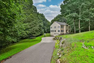 41 Wellesley Dr, Bedford, NH 03110 - Photo 3