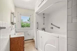 14 Burke St, Nashua, NH 03060 - Photo 27