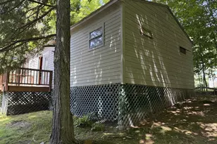 2 Golden Shores Ln, Holderness, NH 03245 - Photo 3