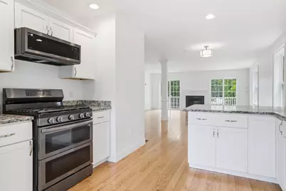 18 Dumaine Avenue #E, Nashua, NH 03063 - Photo 15