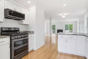18 Dumaine Ave, Nashua, NH 03063 - Photo 15