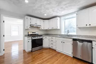 4 Hilltop Dr, Hudson, NH 03051 - Photo 11