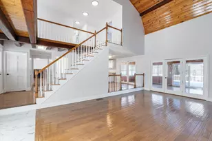4 Hilltop Dr, Hudson, NH 03051 - Photo 9