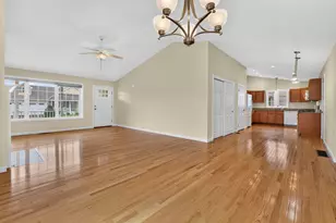 27 Leybridge Dr, Hudson, NH 03051 - Photo 9