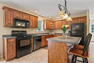 1341 Center St, Wolfeboro, NH 03894 - Photo 9