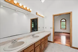 4 Berge Ln, Derry, NH 03038 - Photo 33