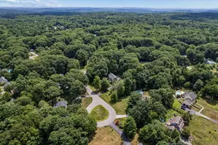 4 Berge Ln, Derry, NH 03038 - Photo 53