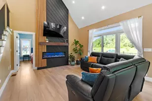 467 Blane Cir, Pembroke, NH 03275 - Photo 13