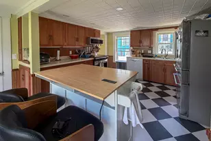 256 Lowell St, Manchester, NH 03104 - Photo 9