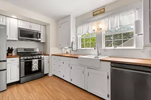16 Brookline St, Nashua, NH 03064 - Photo 9