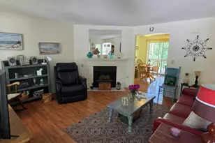 2 Wyndmere Dr, Londonderry, NH 03053 - Photo 3