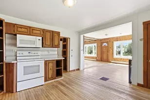 24 Turnpike Rd, Jefferson, NH 03583 - Photo 9
