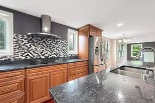 465 Hillside Ave, Berlin, NH 03570 - Photo 3