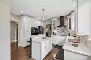 5 Pebble Beach Dr, Bedford, NH 03110 - Photo 5